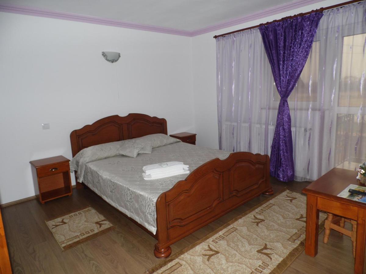 Hotel Vilman House à Rîşnov Extérieur photo