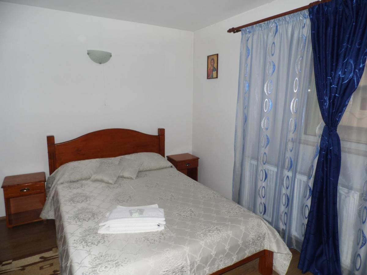 Hotel Vilman House à Rîşnov Extérieur photo
