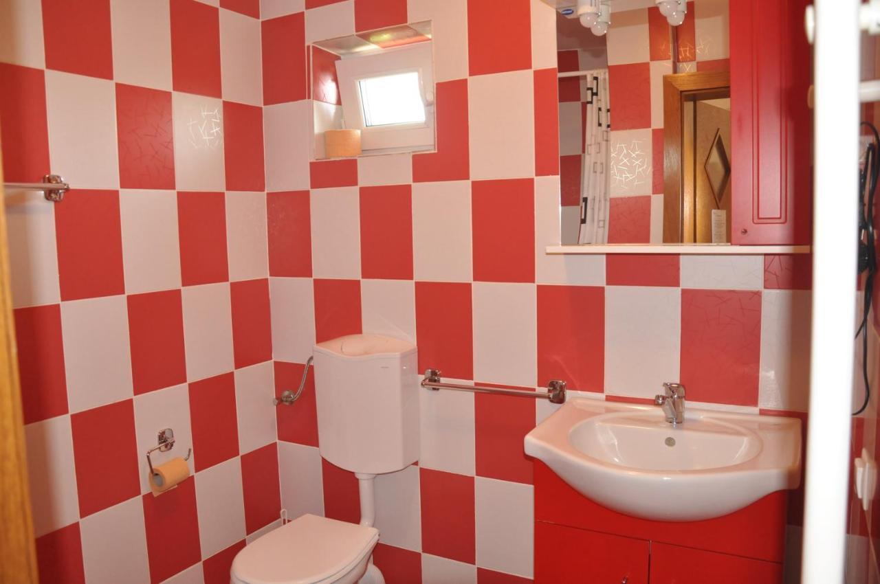 Hotel Vilman House à Rîşnov Extérieur photo