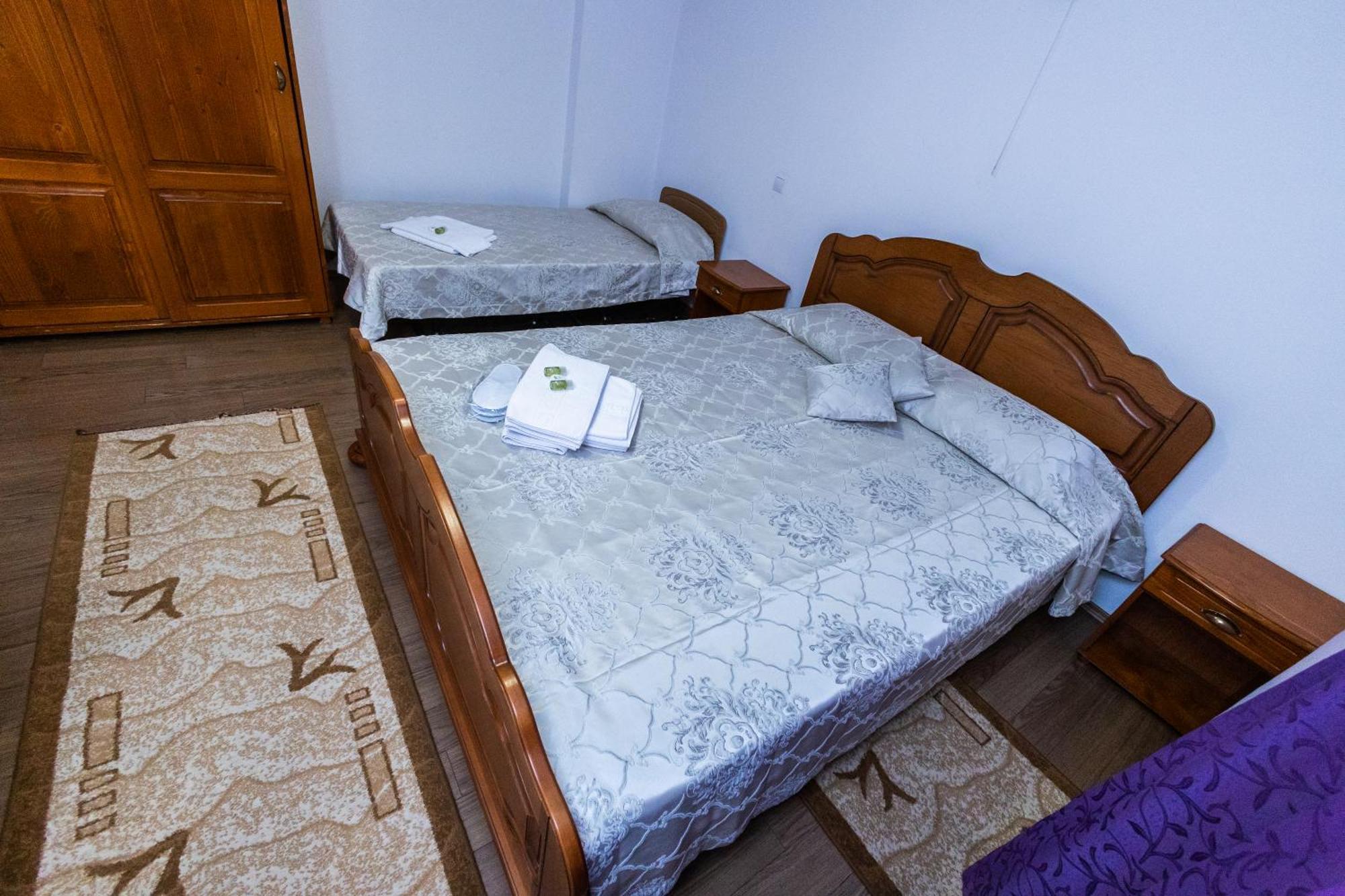Hotel Vilman House à Rîşnov Extérieur photo